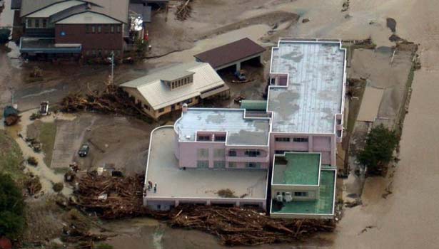 201608311318442353_Nine-people-killed-in-flooded-Japanese-old-peoples-home_SECVPF