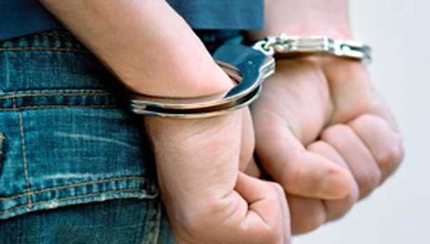 201609030957034176_plus-2-girl-student-suicide-attempt-worker-arrest-in-karur_SECVPF