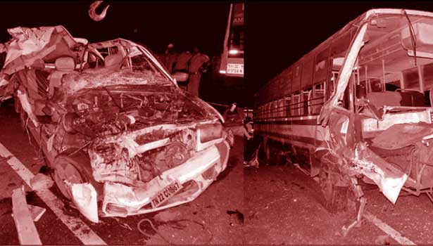 201609060838086991_Bus-car-collision-near-Ulundurpettai-4-killed_SECVPF