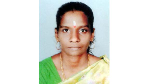 201609061627391874_Mother-kills-trapped-in-ocean-wave-near-Rajakkamangalam_SECVPF