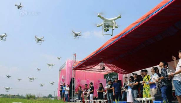 201609221038574338_chinese-dad-celebrates-daughter-first-month-with-a-flock-of_secvpf