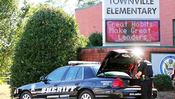 201609300927424582_teenager-killed-father-before-opening-fire-at-elementary_secvpf