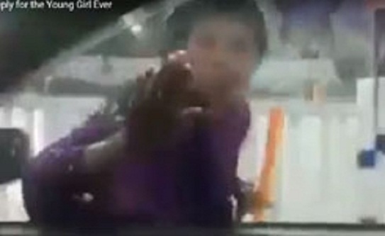 salary_girl_001-w245