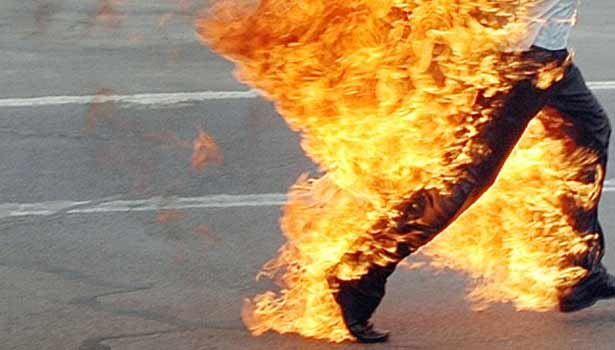 201610052032529428_admk-worker-suicide-for-jayalalithaa-recovery_secvpf