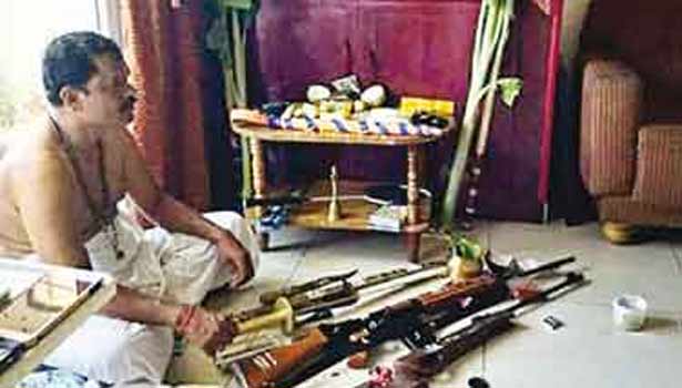 201610120400416427_hindu-outfit-leaders-ayudha-puja-post-on-fb-creates-flutter_secvpf