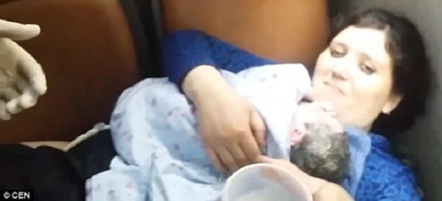 392c599100000578-3825842-image-m-34_1475782357177