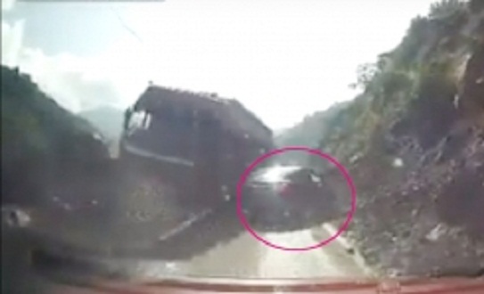 druck_car_mountain_001-w245