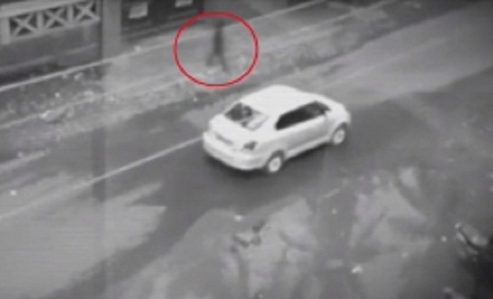 ghost_road_cross_001-w245