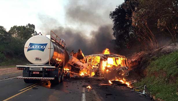 201611011041315455_20-killed-in-brazil-road-accident_secvpf