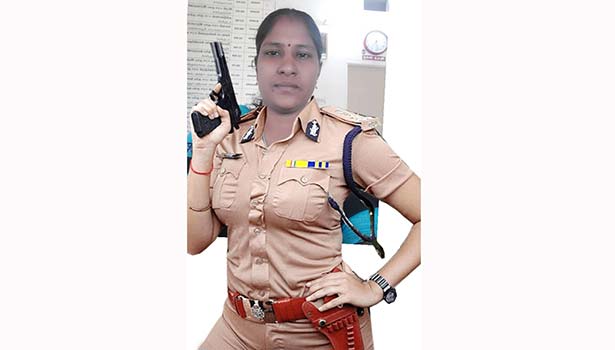 201611011507361658_ariyalur-near-women-police-suspended_secvpf