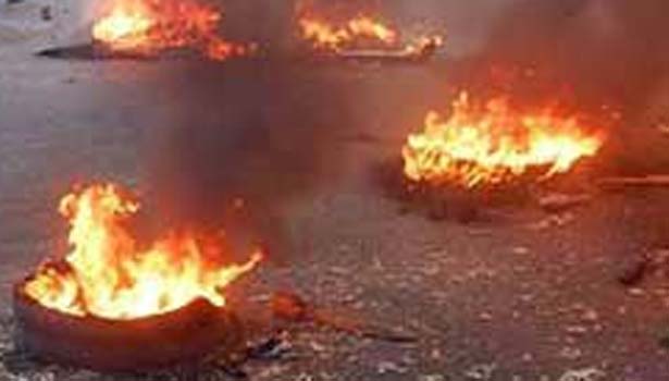 201611051556001545_bangladesh-hindu-living-village-attack-home-fire_secvpf