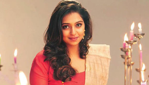 201611071634422664_lakshmi-menon-try-to-body-weight-loss_secvpf