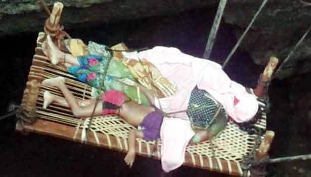 201611101132559681_mother-with-2-children-committed-suicide-near-theni_secvpf