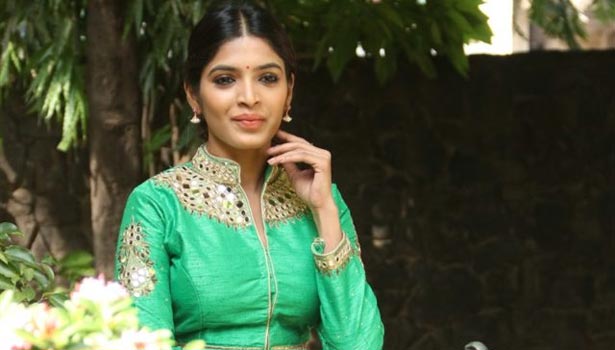 201611182012583127_nellai-woman-proud-act-sanchita-shetty_secvpf