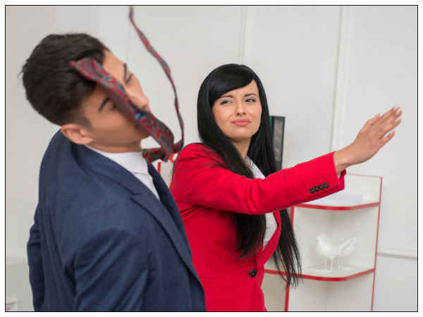 17-1481971647-15thingsmendothatturnwomenoff14