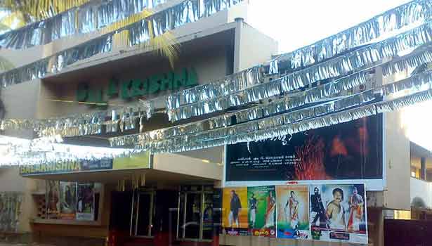 201612161603088953_theater-owners-producers-clash-new-movies-not-release-in_secvpf