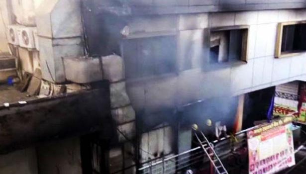 201612211552586340_seven-killed-in-hotel-fire-in-gondia_secvpf