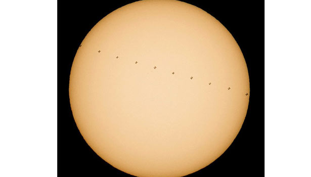 201612221239151132_nasa-releases-stunning-image-of-the-international-space_secvpf