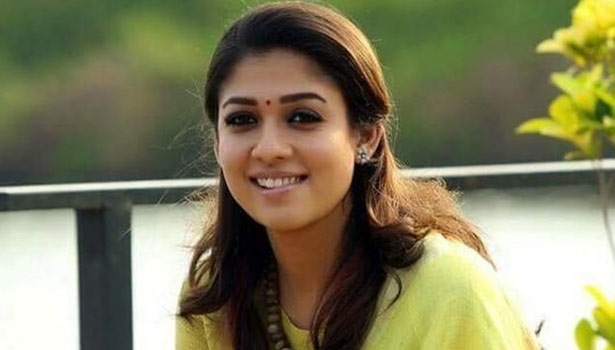 201612261352480361_actress-nayanthara-13th-year-screen-trip_secvpf