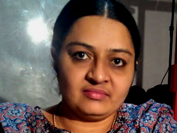 05-1483613910-deepa-5657y