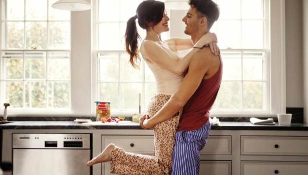 201608241001220844_not-only-as-husband-friend-also-with-your-wife_secvpf