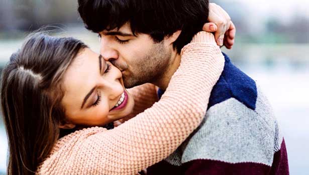 201612231449046334_couple-conflict-over-kiss_SECVPF