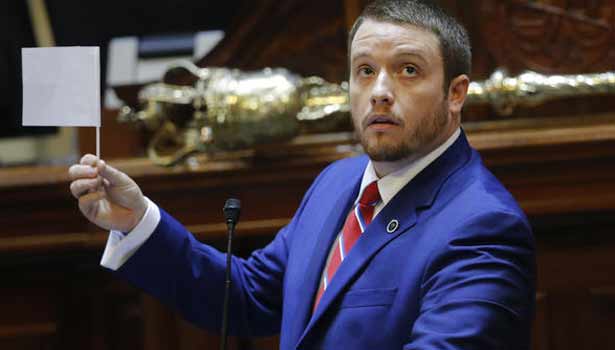 201701021003526682_us-lawmaker-arrested-after-911-call-records-him-beating-wife_secvpf