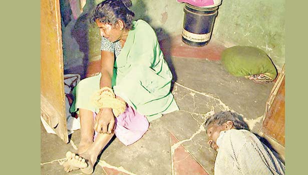 201701041020436349_periyakulam-near-parents-torture_secvpf