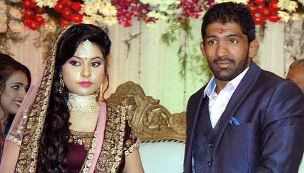 201701161551525063_yogeshwar-dutt-receives-one-rupee-dowry_SECVPF