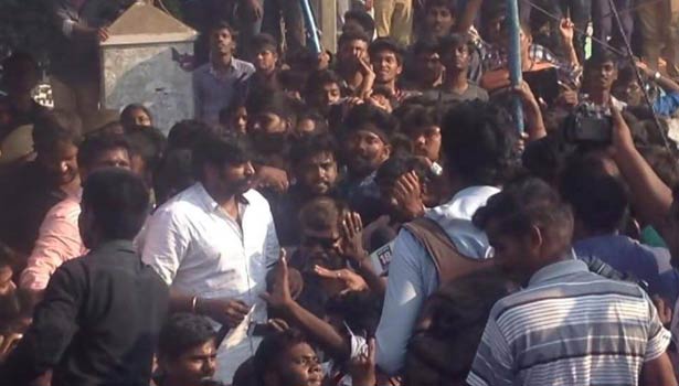 Actors-supporting-of-jallikattu-for-advertisement-better_SECVPF