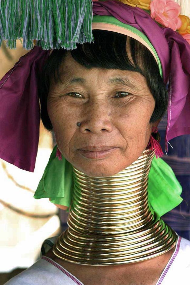 Kayan_woman_with_neck_rings