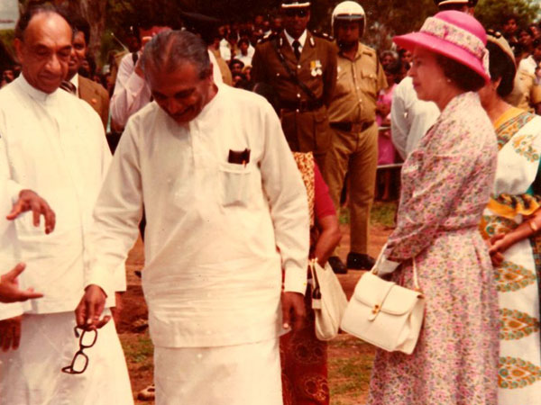 article_1485157519-QE2-new