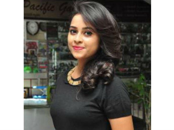 sridivya-12-600-24-1485251537