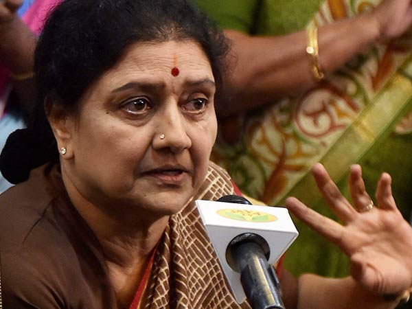 13-1486968566-sasikala9