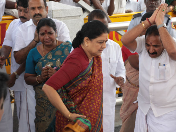 15-1487147162-sasikala45566