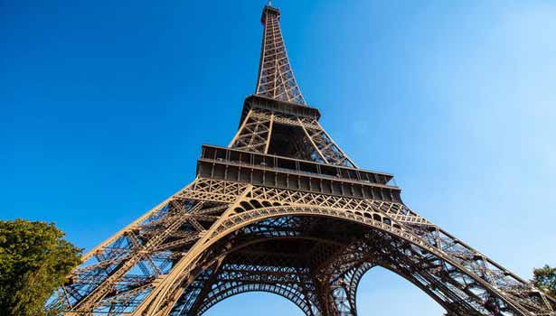 201702110530404740_Glass-wall-proposed-to-replace-Eiffel-Tower-metal-fencing_SECVPF