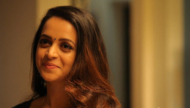201702251738255993_Bhavana-begins-her-next-shoot-with-prithviraj-for-Adam-movie_SECVPF