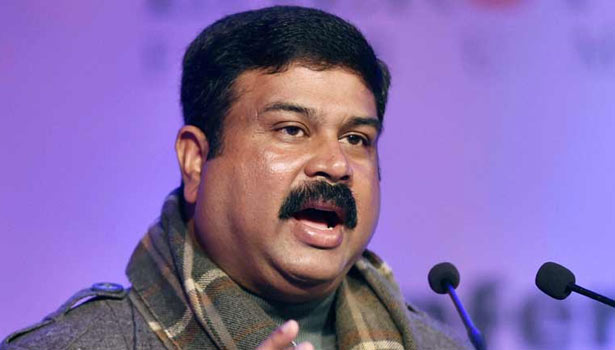 201702272008231557_union-minister-says-centre-not-to-implement-hydrocarbon_SECVPF