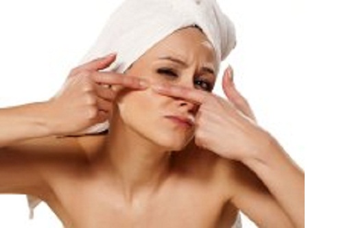 உங்கள்-சருமத்-துவாரங்களை-ஆழமாக-சுத்தம்-செய்யும்-பீல்-ஆப்-மாஸ்க்குகள்