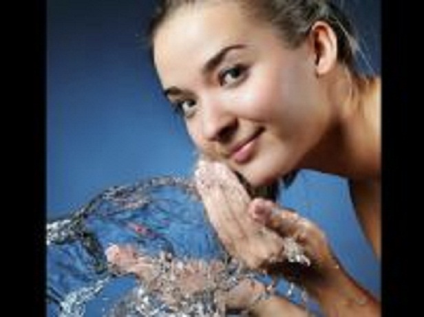 முகத்தை-கழுவும்போது-இதெல்லாம்-நீங்கள்-செய்கிறீர்களா