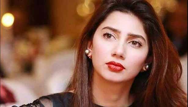 201703311649252280_Actress-Begged-to-hero-in-Dubai-hotel_SECVPF