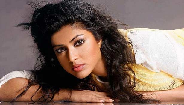 201704181701365109_Amalapaul-releave-in-Vadachennai_SECVPF