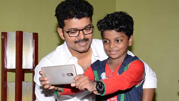 201704301318403807_Vijay-fulfills-National-award-winner-Adish-Praveens-wish-to_SECVPF