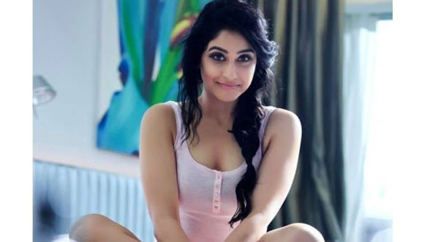 201705221220137482_Regina-ask-directors-to-feed-her-more_SECVPF