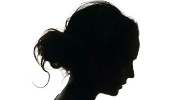 201705261105108432_Trichy-near-husband-illegal-girlfriend-caught_SECVPF