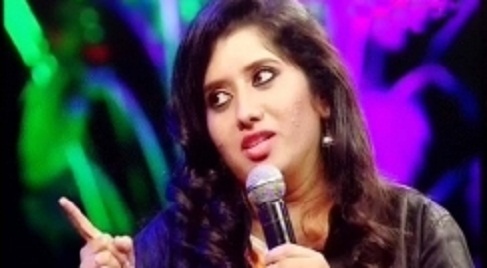 priyanka_stage001.w245