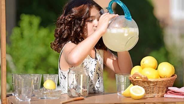 201706081434002649_Lemon-juice-do-not-drink-too-much-danger_SECVPF