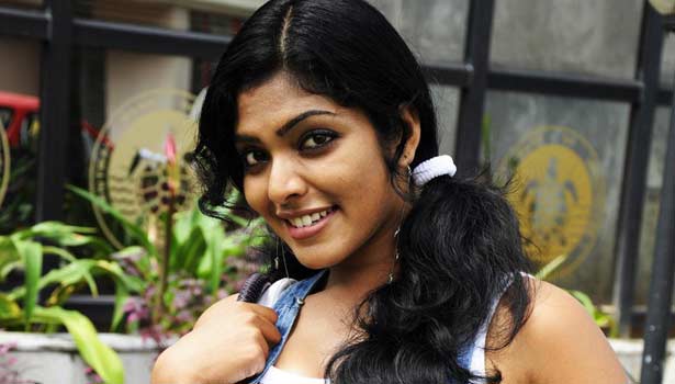 201706131545497669_sixty-year-old-actor-pair-twenty-age-actress-malayalam_SECVPF