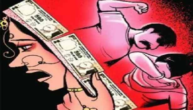 201706152255196782_marriage-one-month-husband-dowry-torture-wife_SECVPF