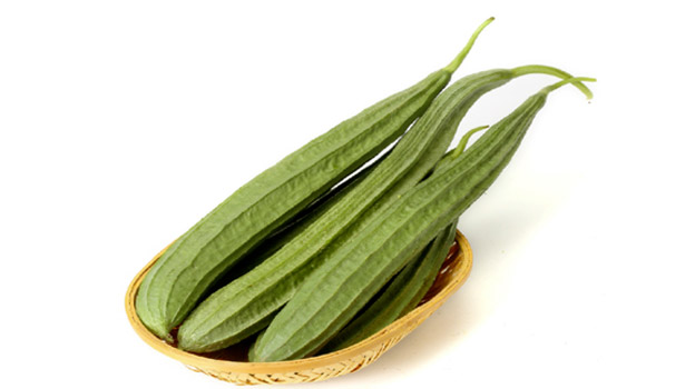 201706161439366833_Curing-skin-problems-peerkangai-Ridge-Gourd_SECVPF